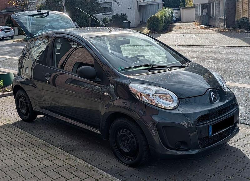 Grau Gebraucht 2013 Citroën C1 Kleinwagen | 3.650 € (Fairer Preis) - Bild 1/4