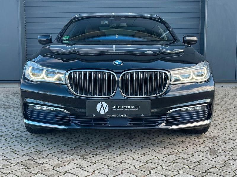 Gebraucht BMW 730 265 PS (194 kW) 2016 Saphirschwarz Limousine