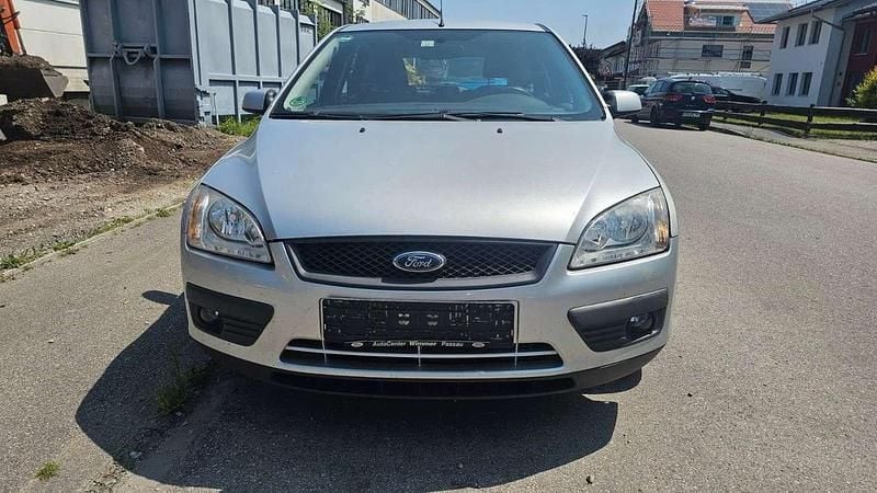 Gebraucht Ford Focus Fun X 101 PS (74 kW) 2008 Silber Limousine