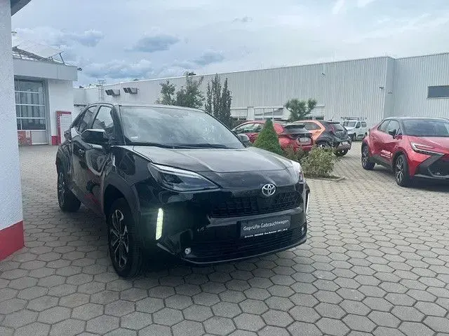 Gebraucht Toyota Yaris Cross Team 116 PS (85 kW) 2023 Schwarz SUV