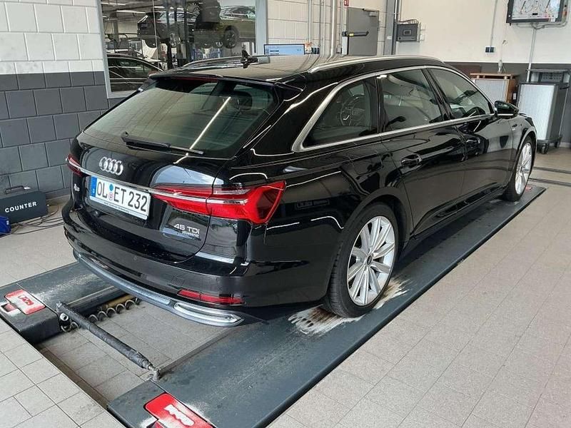 Gebraucht Audi A6 S-Line 245 PS (180 kW) 2021 Mythosschwarz metallic Kombi