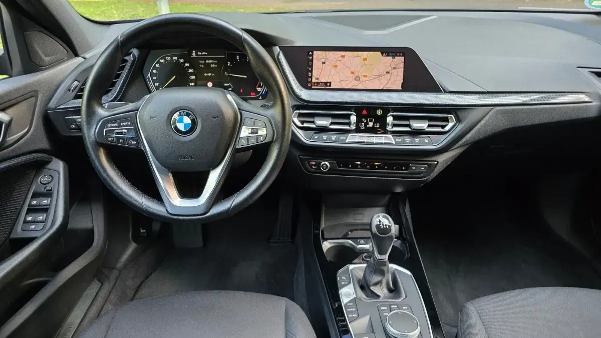 Gebraucht BMW 118 Advantage 140 PS (102 kW) 2020 Schwarz Kleinwagen