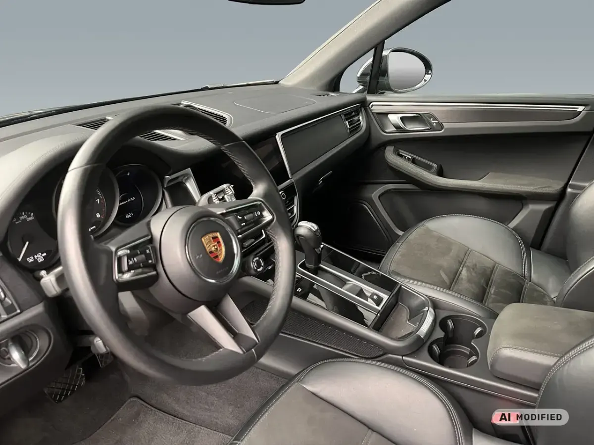 Gebraucht Porsche Macan 441 PS (324 kW) 2023 Tiefschwarzmetallic (metallic) SUV