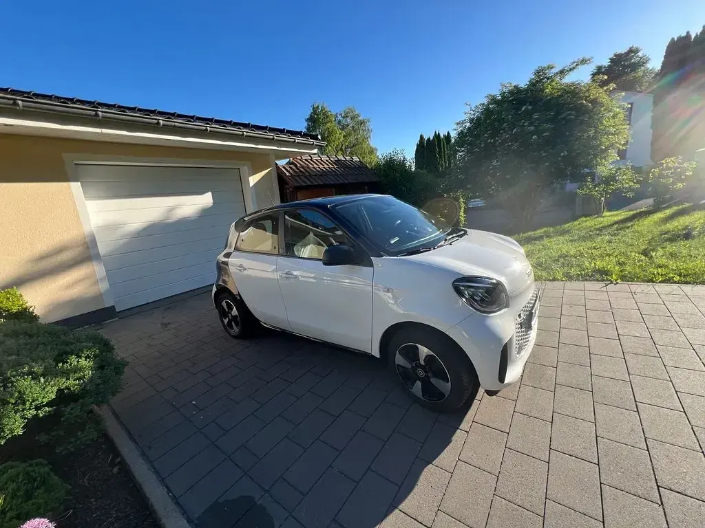 Gebraucht Smart ForFour Electric Drive 60 kW (82 PS) 2021 Weiß Limousine