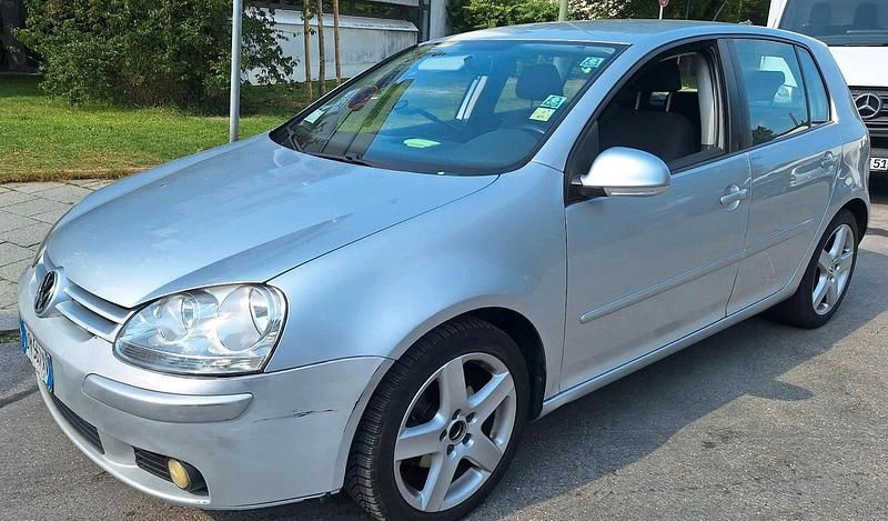 Silber Gebraucht 2008 VW Golf V Kleinwagen | 2.000 € (Guter Preis) - Bild 1/4