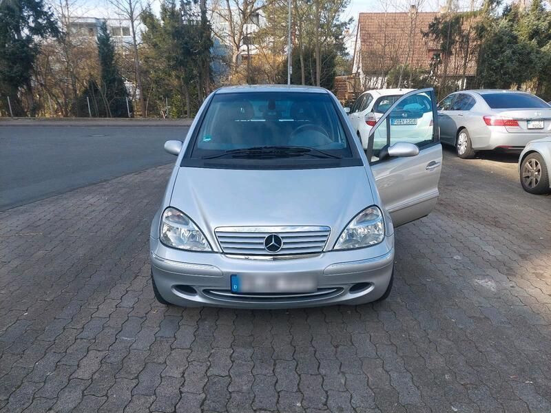 Silber Gebraucht 2002 Mercedes A140 Elegance Limousine | 450 € - Bild 1/4
