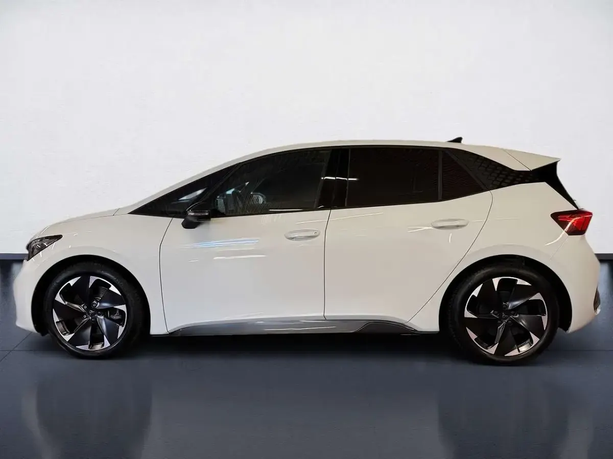 Usata Cupra Born e-Boost 169 kW (231 CV) 2025 Bianco Utilitaria