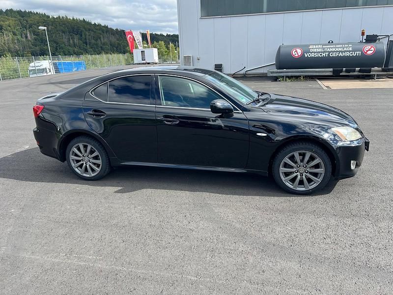 Schwarz Gebraucht 2009 Lexus IS220 Limousine | 4.500 € - Bild 1/4
