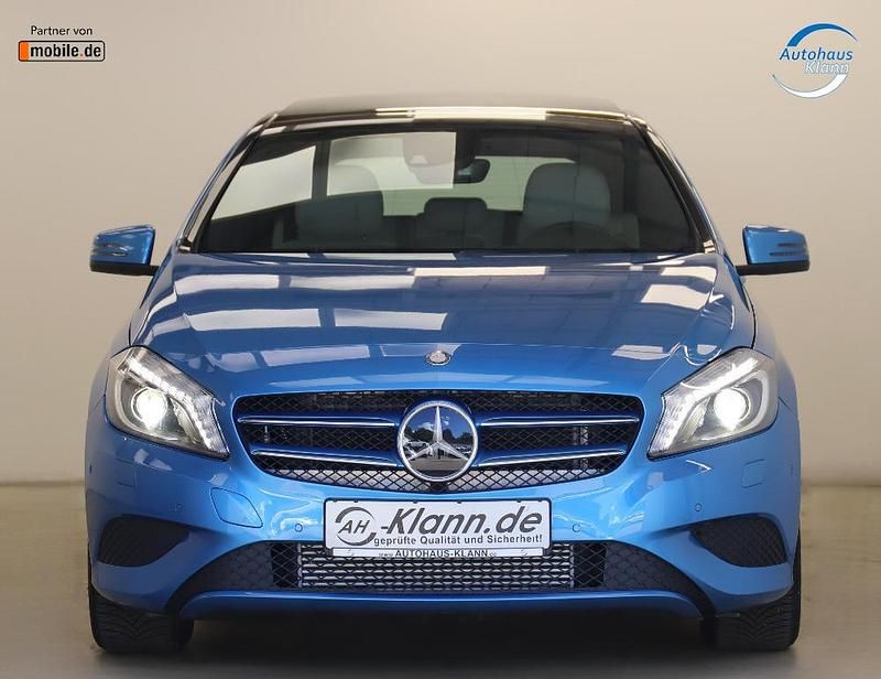 Gebraucht Mercedes A200 Style 156 PS (114 kW) 2013 Blau Limousine