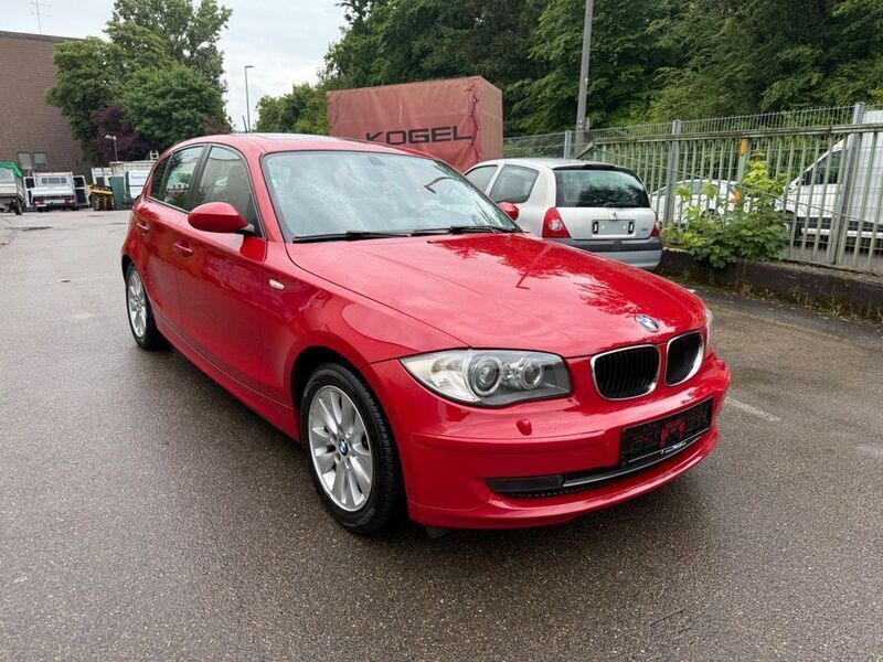 Rot Gebraucht 2009 BMW 116 Kleinwagen | 4.440 € (Fairer Preis) - Bild 1/4