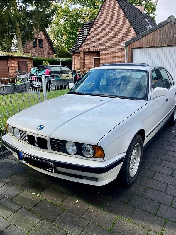 Second-hand BMW 525 171 CP (125 kW) 1990 Berlinǎ
