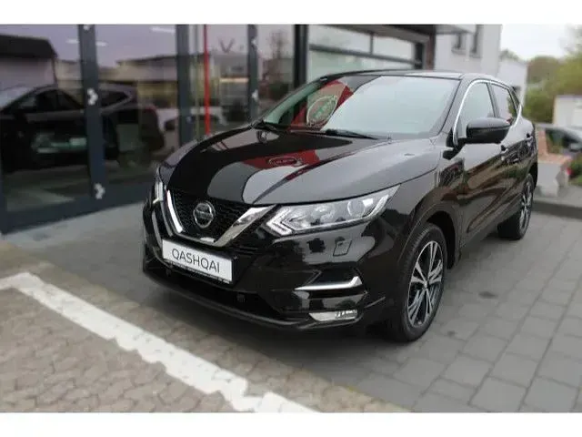 Gebraucht Nissan Qashqai N-Connecta 140 PS (102 kW) 2019 Schwarz SUV