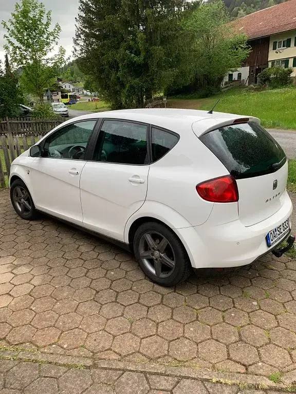 Gebraucht Seat Altea Reference 105 PS (77 kW) 2014 Weiß Van / Kleinbus