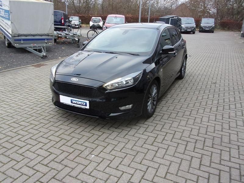 Second-hand Ford Focus ST-Line 150 CP (110 kW) 2017 Negru Berlinǎ