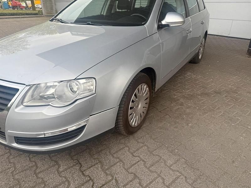 Second-hand VW Passat 2007 Argintiu Break