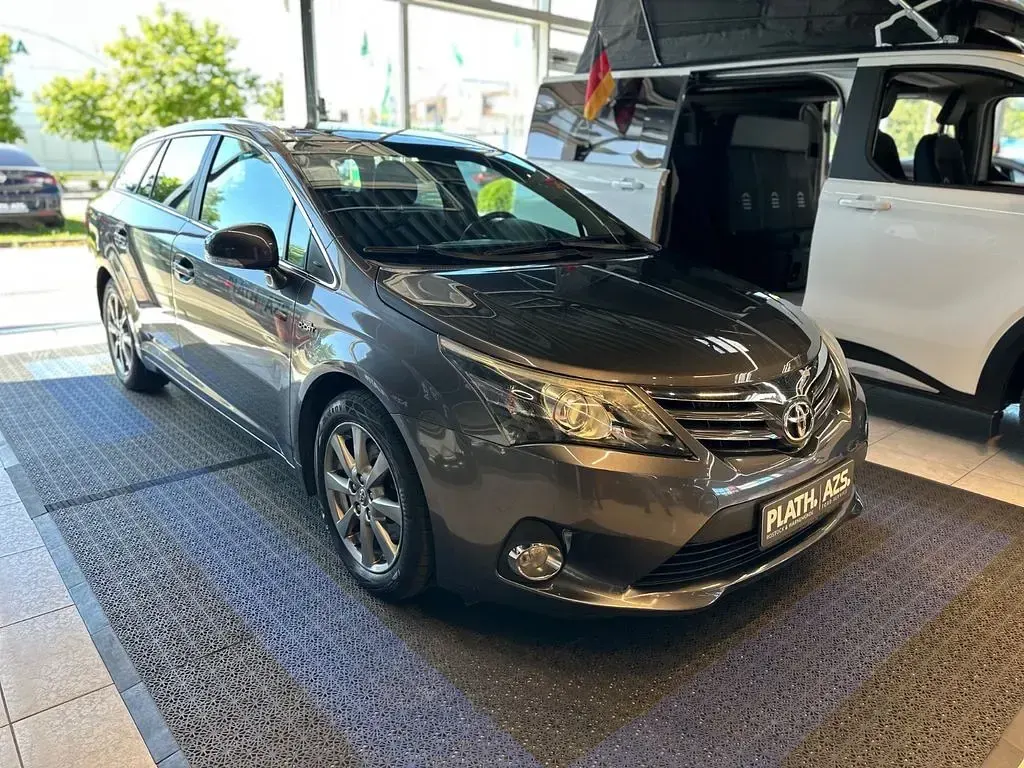 Gebraucht Toyota Avensis Life 150 PS (110 kW) 2012 Grau Kombi