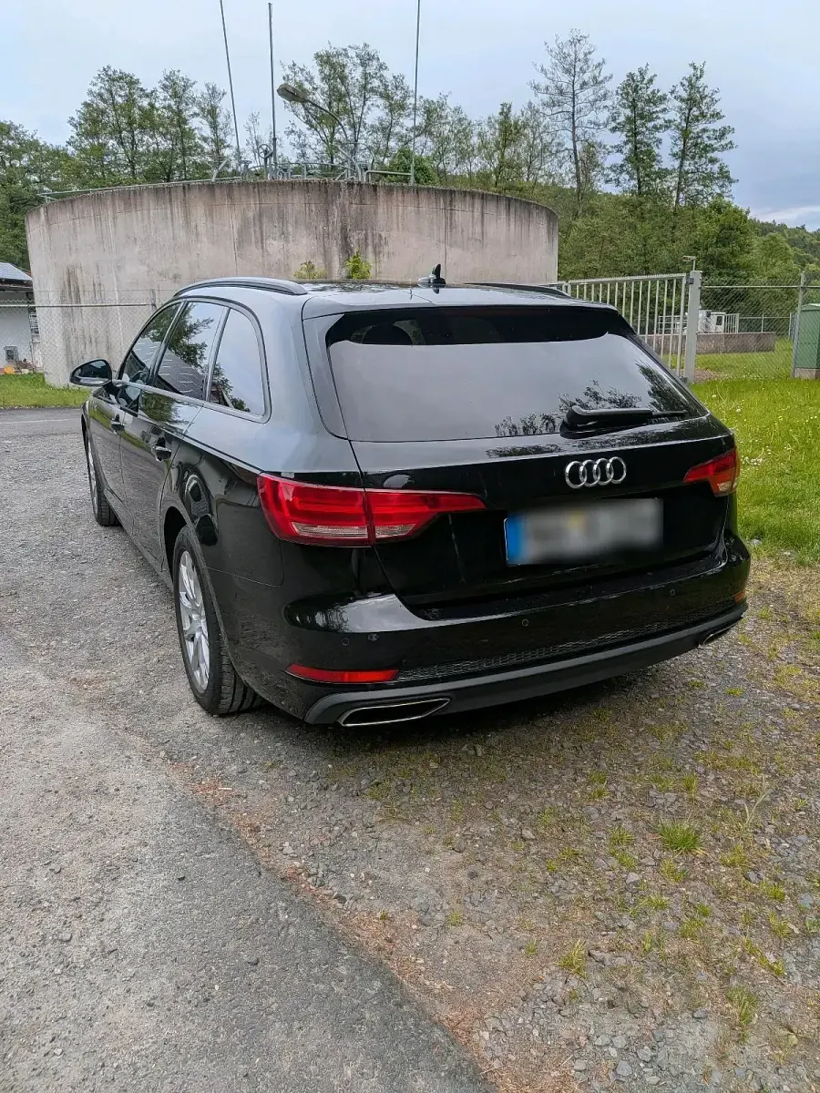 Gebraucht Audi A4 190 PS (139 kW) 2019 Schwarz Kombi