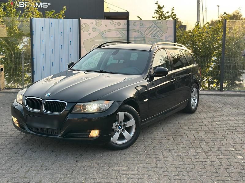 Schwarz Gebraucht 2009 BMW 320 Kombi | 4.700 € (Fairer Preis) - Bild 1/4