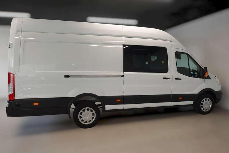 Gebraucht Ford Transit Trend 131 PS (96 kW) 2019 Frostweiß Kleinwagen