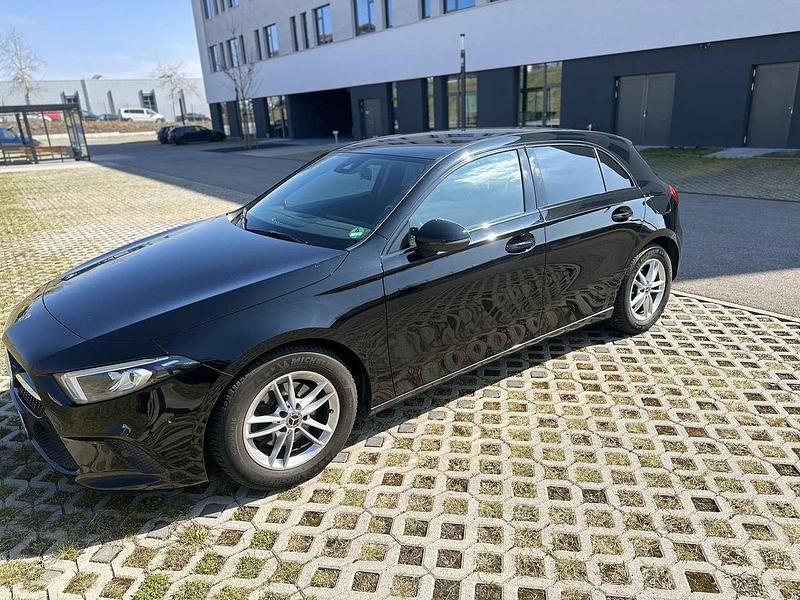 Gebraucht Mercedes A180 Edition 1 136 PS (100 kW) 2019 Schwarz Kleinwagen
