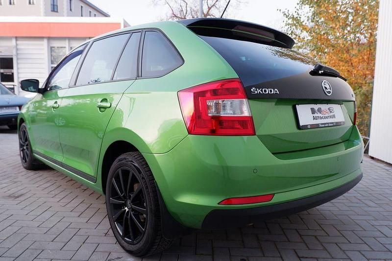 Gebraucht Skoda Rapid 90 PS (66 kW) 2017 Grün Limousine