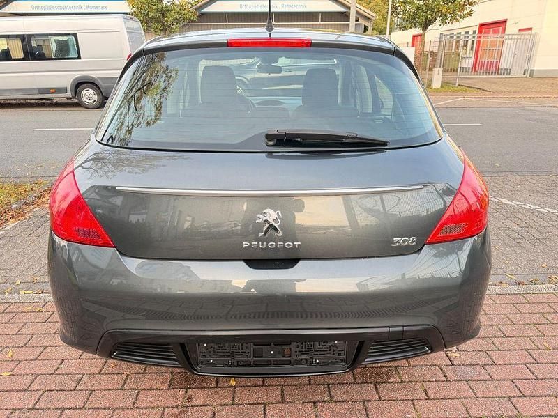 Gebraucht Peugeot 308 Active 120 PS (88 kW) 2012 Grau Limousine