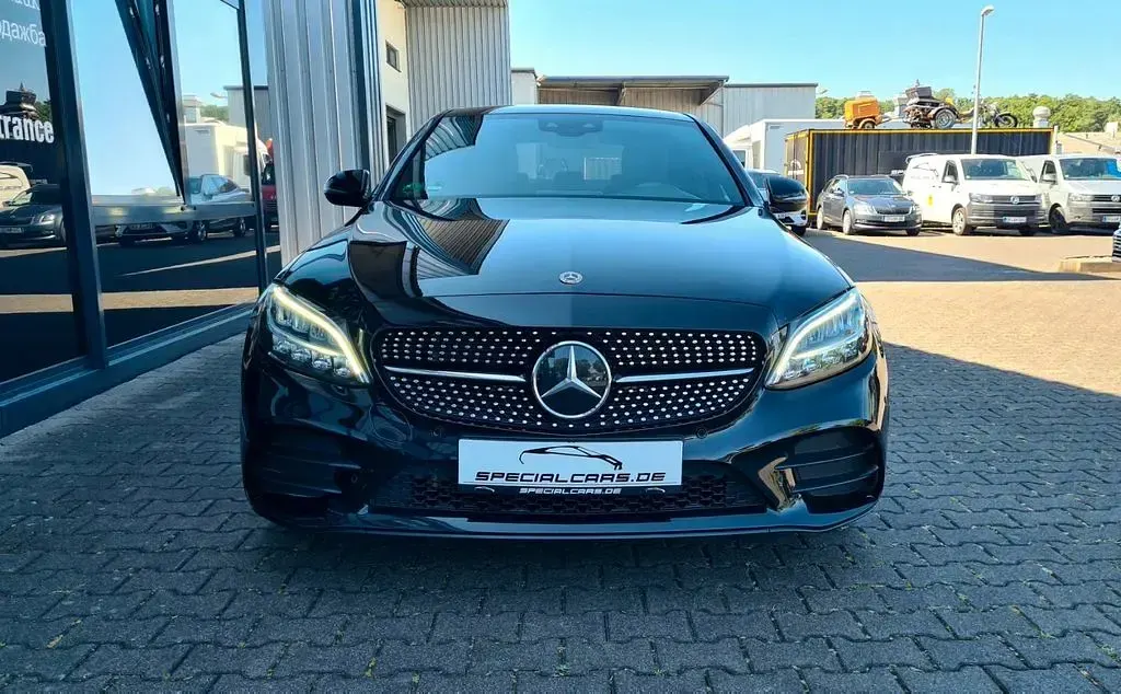 Gebraucht Mercedes 200 AMG line 160 PS (117 kW) 2020 Schwarz Limousine