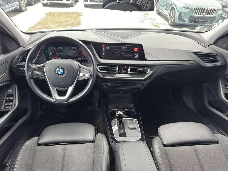 Gebraucht BMW 118 Sport Line 136 PS (100 kW) 2021 Weiss Kleinwagen