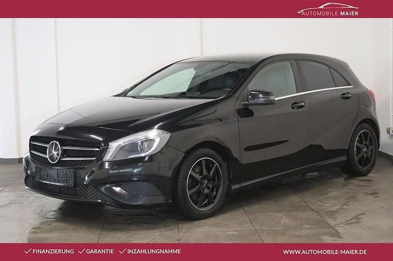 Gebraucht Mercedes A180 Style 122 PS (89 kW) 2012 Schwarz Limousine