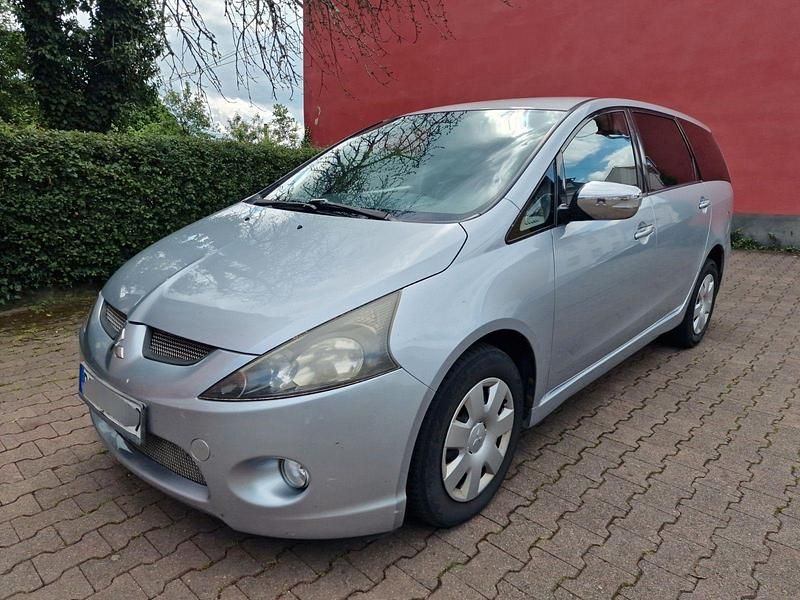 Silber Gebraucht 2004 Mitsubishi Grandis Intense Van / Kleinbus | 2.378 € (Fairer Preis) - Bild 1/4