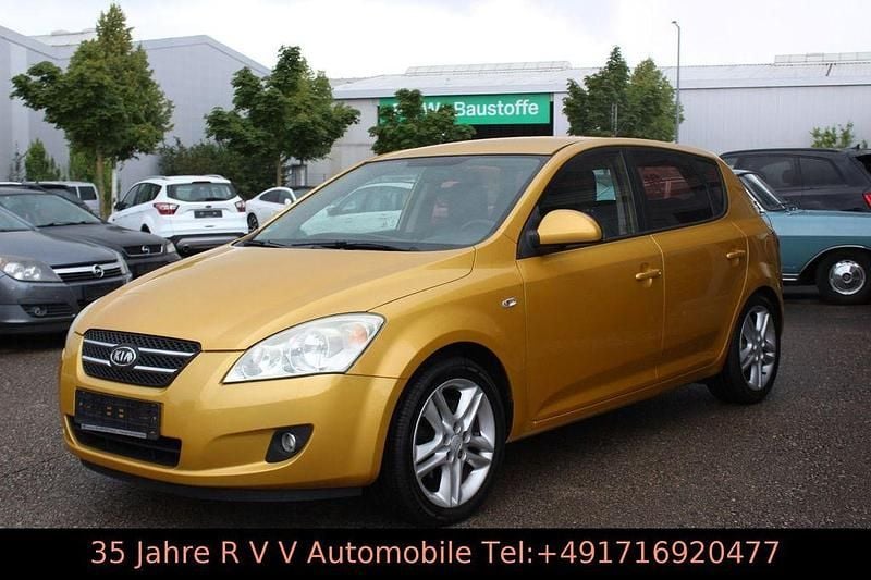 Gelb Gebraucht 2007 Kia Ceed 2 Limousine | 2.500 € (Etwas zu teuer) - Bild 1/4