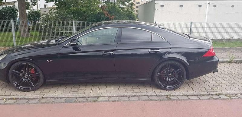 Schwarz Gebraucht 2006 Mercedes CLS320 Style Coupé | 6.500 € (Fairer Preis) - Bild 1/4