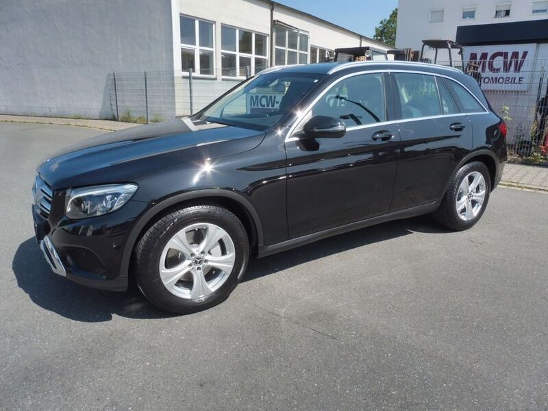 Schwarz Gebraucht 2019 Mercedes GLC250 SUV | 25.900 € (Guter Preis) - Bild 1/4
