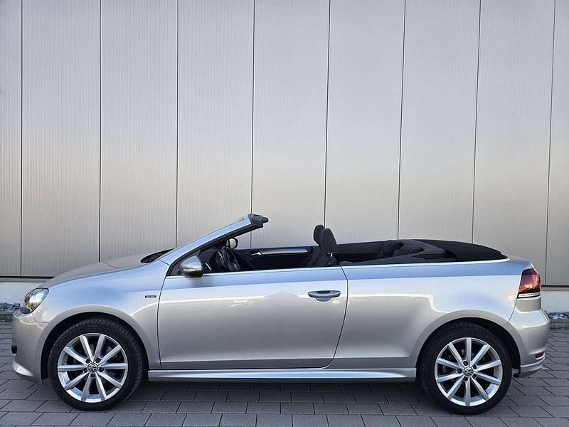 Gebraucht VW Golf Cabriolet LOUNGE 105 PS (77 kW) 2016 Tungsten silver metallic Cabrio