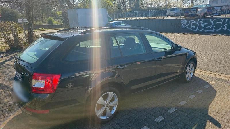 Gebraucht Skoda Octavia 110 PS (80 kW) 2016 Schwarz Kleinwagen