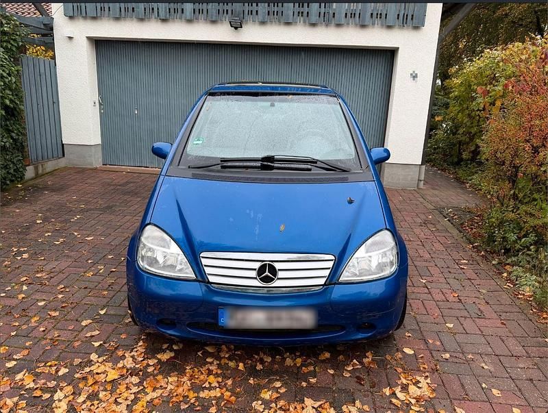 Blau Gebraucht 2000 Mercedes A190 Avantgarde Van / Kleinbus | 500 € (Superpreis) - Bild 1/4
