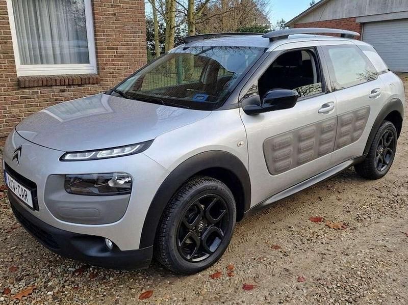 Gebraucht Citroën C4 Feel 99 PS (72 kW) 2016 Lackierung aluminiumgrau/met SUV