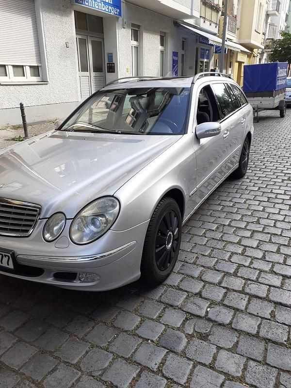 Silber Gebraucht 2004 Mercedes E240 Kombi | 3.150 € (Guter Preis) - Bild 1/4