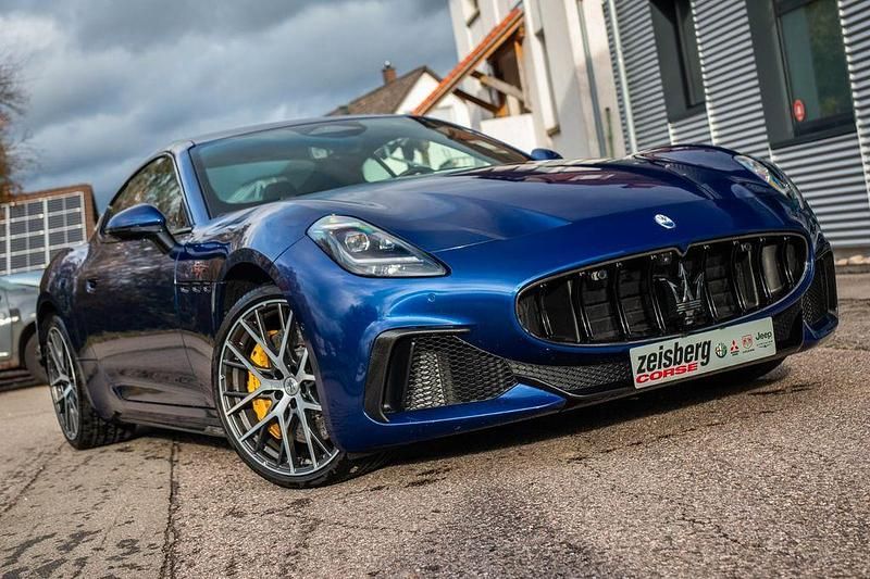 Gebraucht Maserati Granturismo 549 PS (403 kW) 2025 Blau Coupé