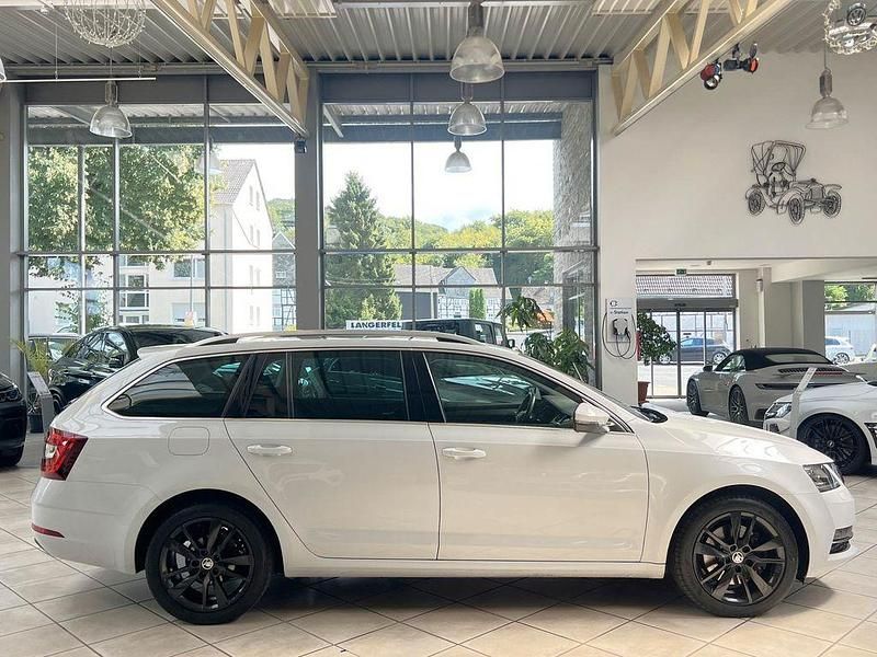 Gebraucht Skoda Octavia Style 150 PS (110 kW) 2019 Moonweiss metallic Kombi