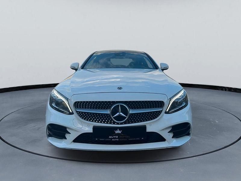 Weiß Gebraucht 2019 Mercedes C200 AMG line Coupé | 27.990 € (Etwas zu teuer) - Bild 1/4
