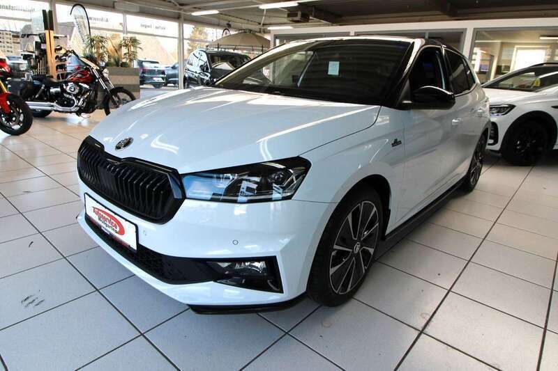 Moonweiss metallic Gebraucht 2024 Skoda Fabia Monte Carlo Kleinwagen | 24.499 € (Etwas zu teuer) - Bild 1/4