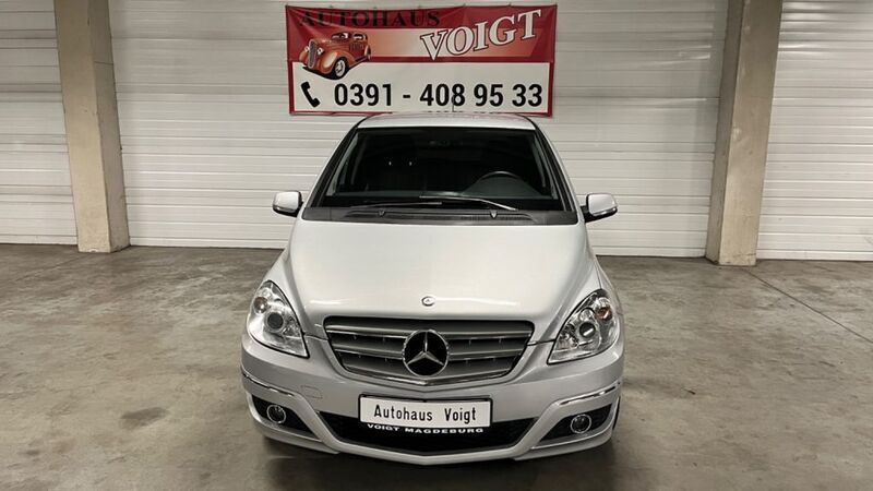 Gebraucht Mercedes B200 136 PS (100 kW) 2009 Silber Van / Kleinbus