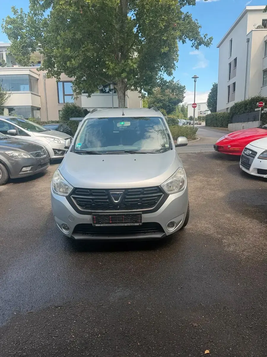 Gebraucht Dacia Lodgy 116 PS (85 kW) 2018 Grau Van / Kleinbus