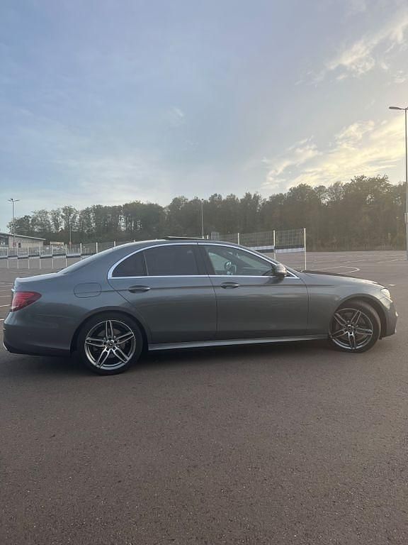 Gebraucht Mercedes E400 AMG line 340 PS (250 kW) 2018 Grau Limousine