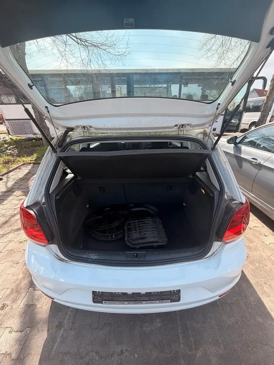 Gebraucht VW Polo 60 PS (44 kW) 2016 Weiß Kleinwagen