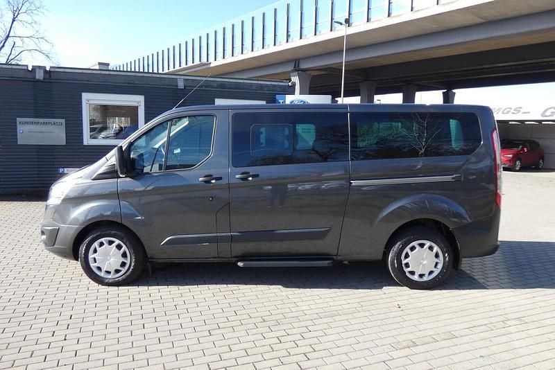 Gebraucht Ford Tourneo Custom Trend 131 PS (96 kW) 2016 Magneticgrau (metallic) Van