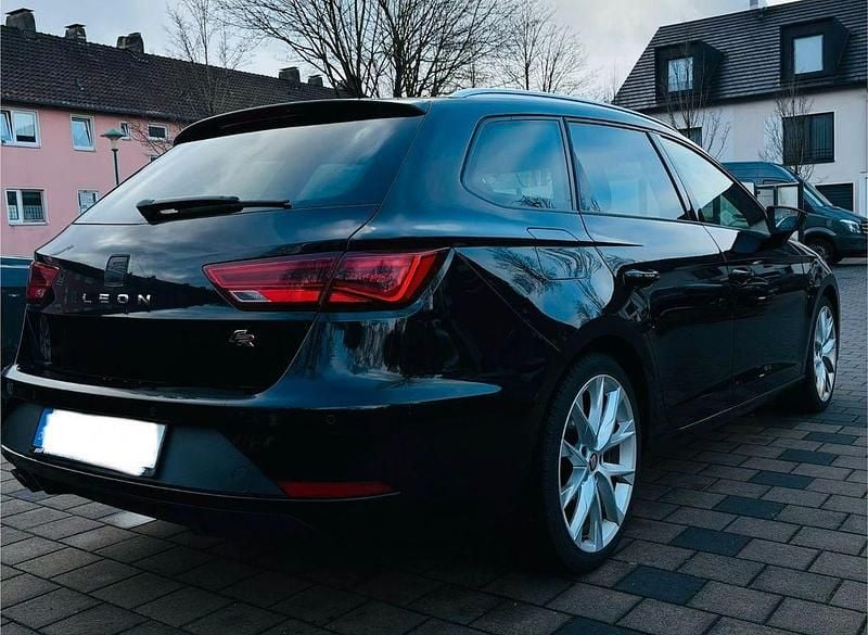 Schwarz Gebraucht 2018 Seat Leon ST FR Kombi | 13.990 € (Guter Preis) - Bild 1/4