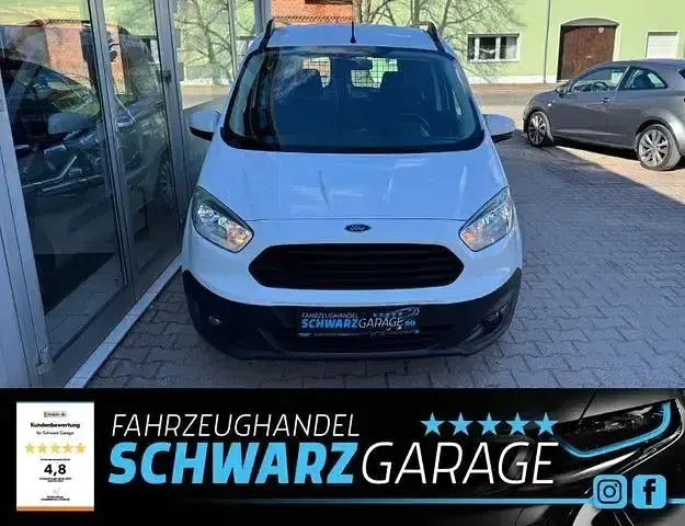 Gebraucht Ford Transit Trend 125 PS (91 kW) 2016 Frostweiß Van / Kleinbus