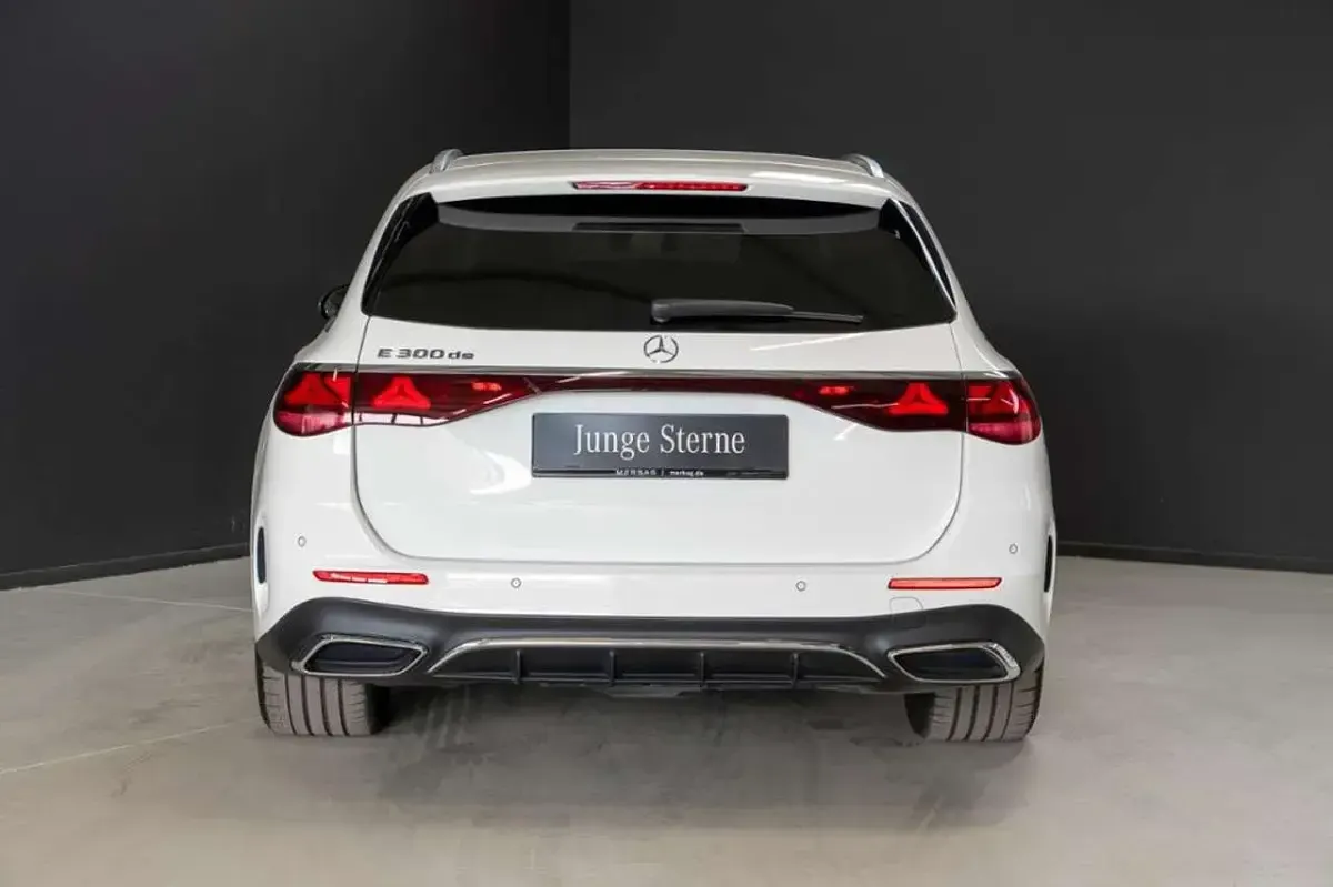 Gebraucht Mercedes E300 AMG 313 PS (230 kW) 2025 Polarweiss Kombi